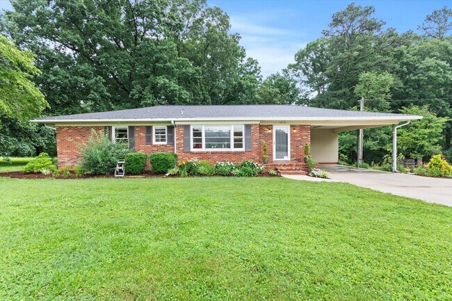 Photo - Country setting with City Convenience!