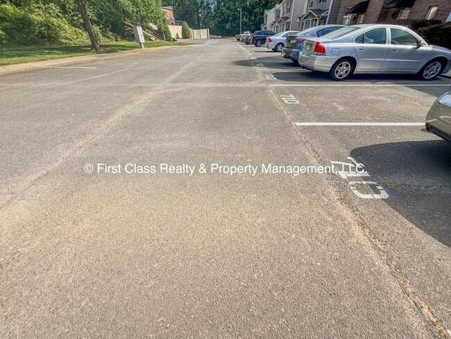 Photo - 710 Tavern Ct