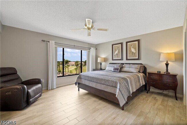 Photo - 7430 Lake Breeze Dr Unit 402