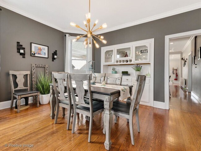 Dining Room - 2559 W Argyle St Unit #2