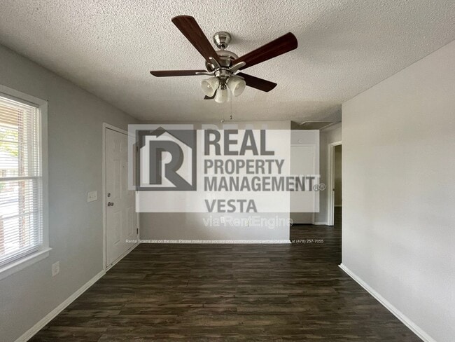 Photo - 406 Russell Pkwy Unit 2