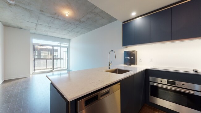 Building Photo - 5505 Bd du Quartier