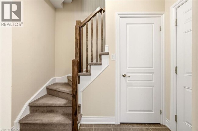 Photo - 2086 Ghent Ave