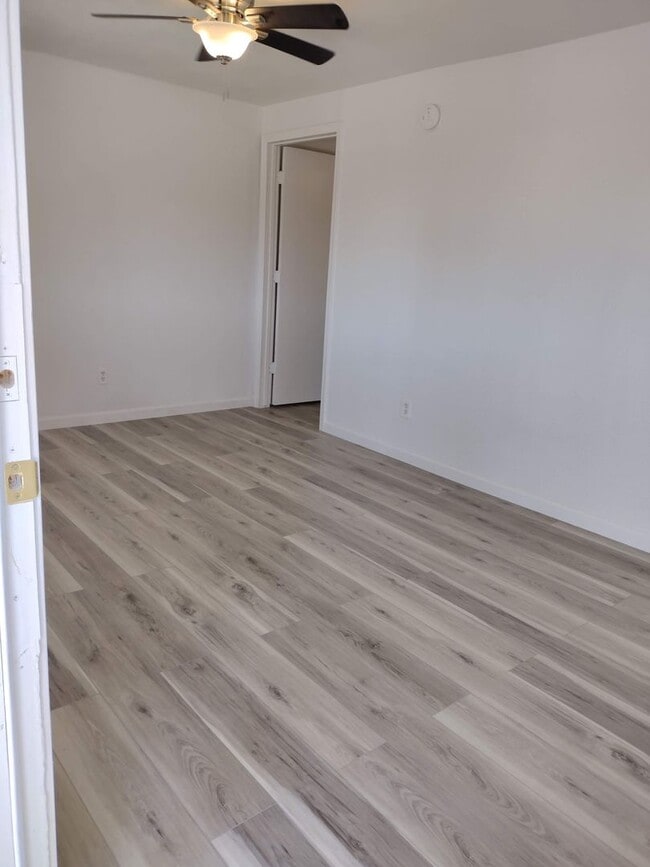 Photo - MOVE IN SPECIAL!!! Cute 1 Bed 1 Bath with ... Unit 1