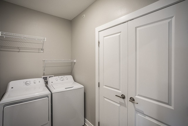 Photo - Holcomb Place