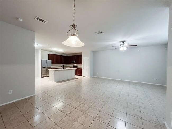 Photo - 1617 Totem Pole Way