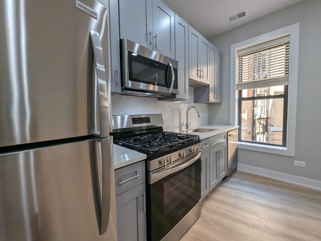 Photo - 421 W Belden Unit 1
