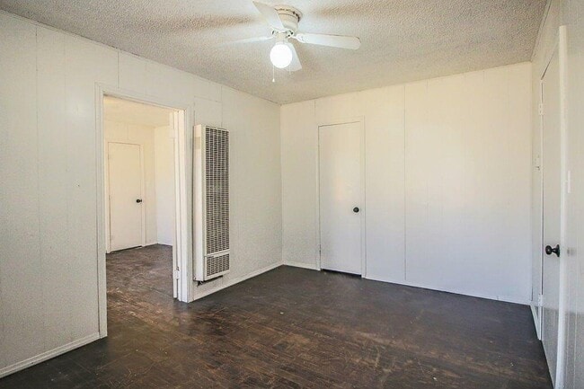 Photo - 1805 Avenue R