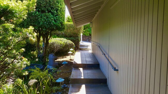 Photo - 2158 Halekoa Dr