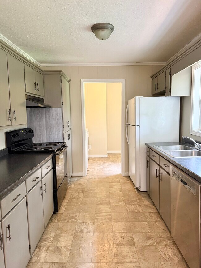 Photo - 405 Mount Pelia Rd