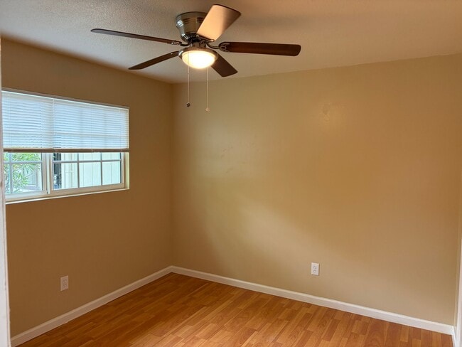1701 Carver Ct Unit 2