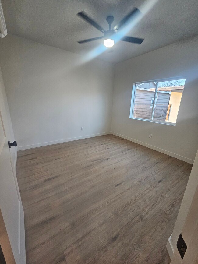 Bedroom - 2015 Elm Ave Unit B-ADU