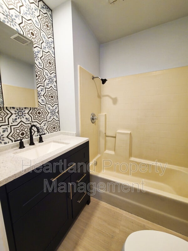 Photo - 572 El Cajon Blvd