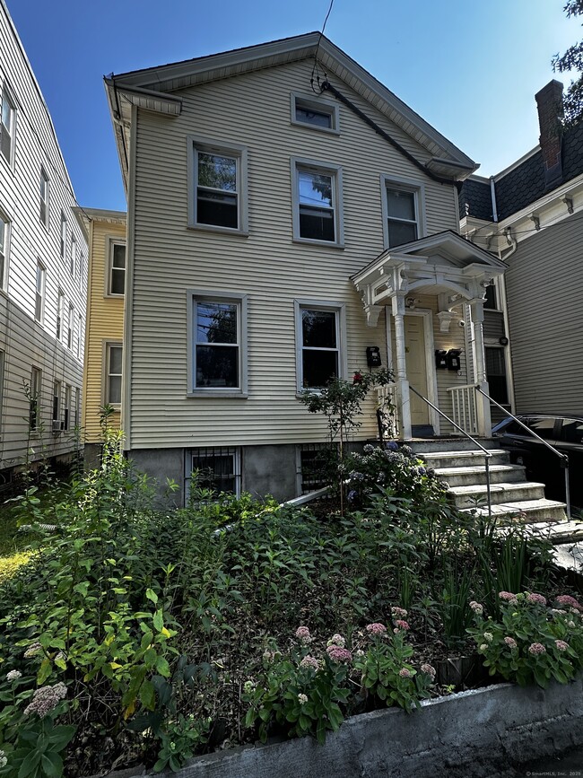 Building Photo - 47 Edwards St Unit 2 Rental