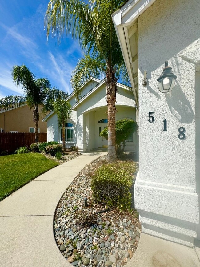 Photo - 518 Castenda Dr