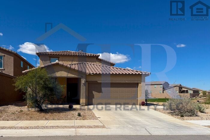 4Bed/4Bath w/2 Car Gar-Tucson! $199 MOVE-I... - 4Bed/4Bath w/3 Car Gar-Tucson! $199 MOVE-I...