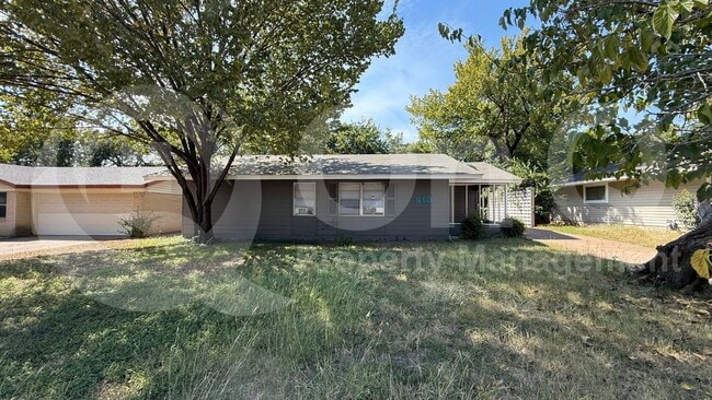 Building Photo - 910 S Mills Dr