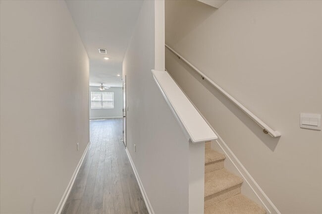 Photo - 811 Grovebury Ct