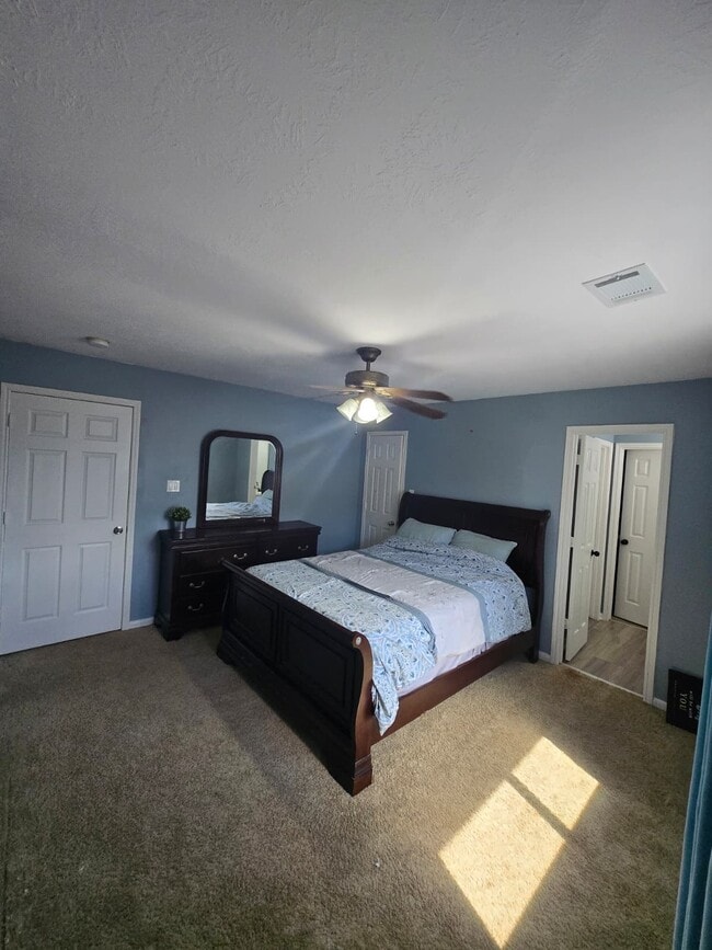 Photo - 10000 Nanak Dr