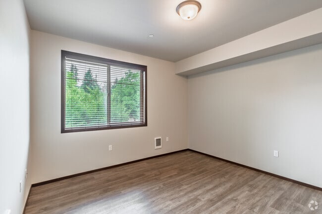 1BR, 1BA - 621SF - Living Room