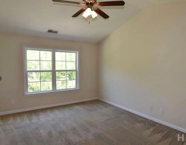 Photo - Townhome fresh paint and new carpet! Won't...