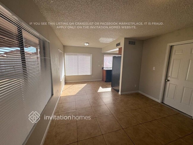 Photo - 5025 N 69th Ave