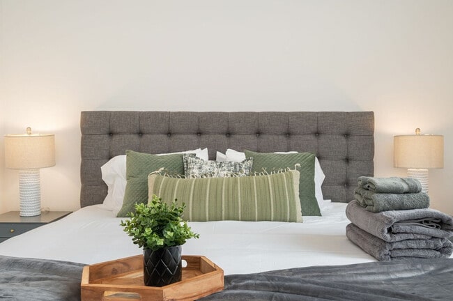 Photo - 6125 Sand Point Way NE Unit SI ID1036013P