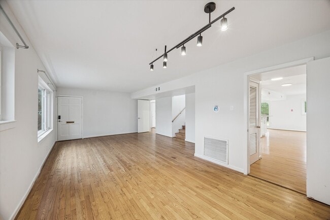 Photo - 10518 Moorberry Ln