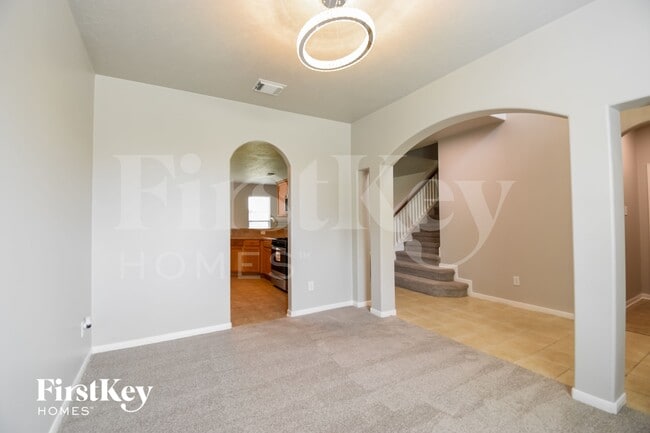 Photo - 10803 Goldfinch Rd