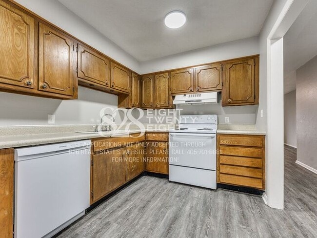 Photo - *AVAILABLE NOW!* 2 Bedroom/1.5 Bath Barkley Townhome - ALL BILLS PAID