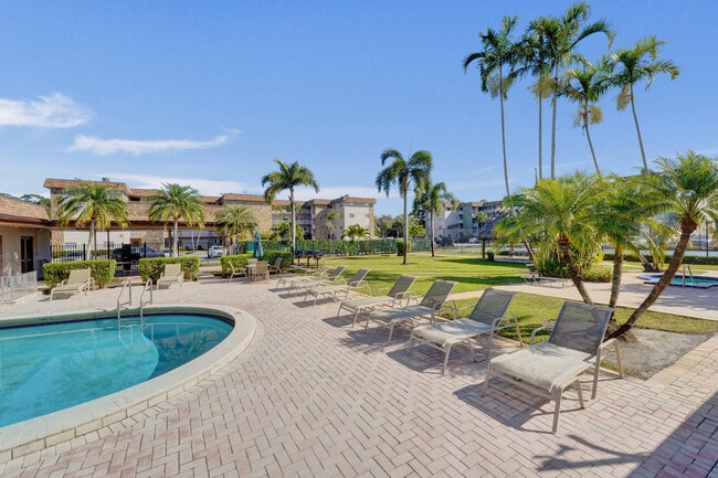 Photo - 2430 SW 81st Ave Unit 305