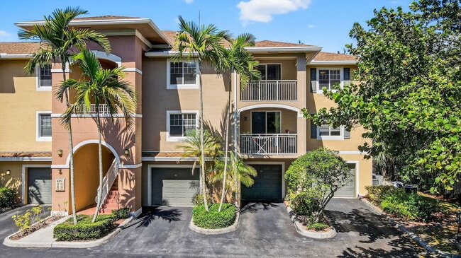 Building Photo - 6511 Emerald Dunes Dr Unit 304