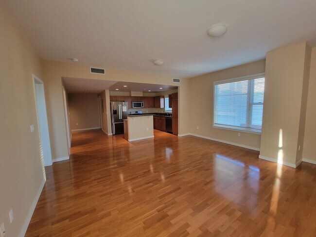 Photo - Luxury, Spacious 1 bedroom Apartment in Bo... Unit 402-D