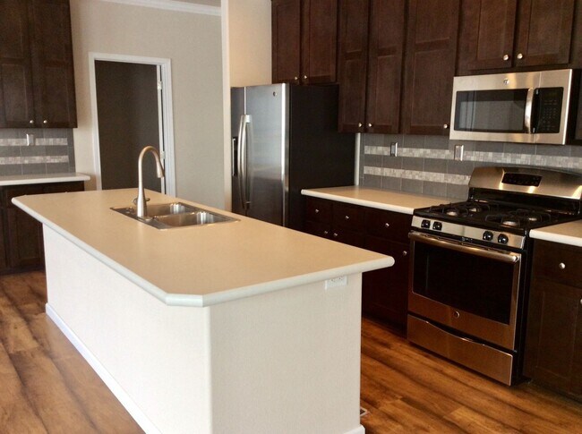 Photo - Lovely 3 bedroom, 2.5 bath Town home