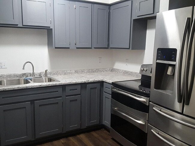 Kitchen - 1324 2nd St Unit 2