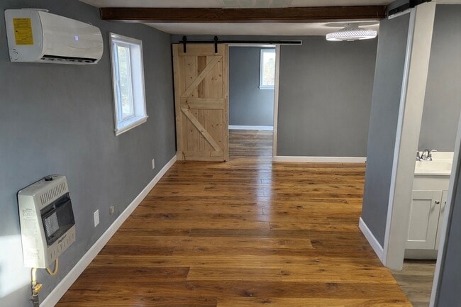 Building Photo - 355 S 6th St Unit B