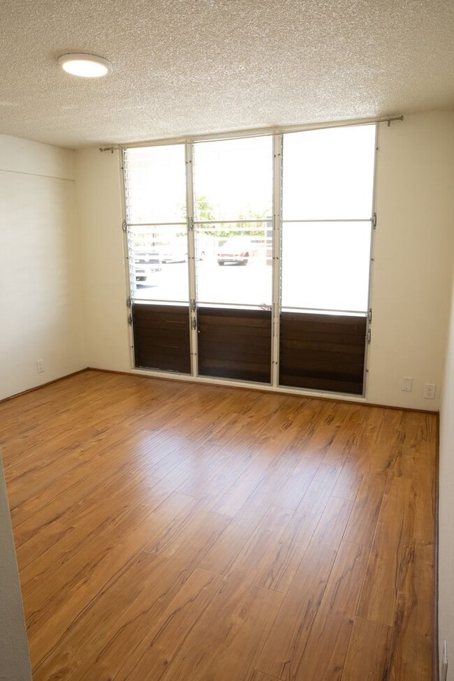 Photo - 2 BR/ 1 Bath Low- rise Apartment