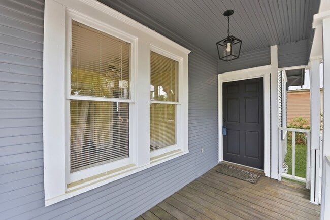 Photo - 5114 Schuler St