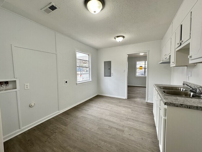 Photo - 80 Wilkes Cir