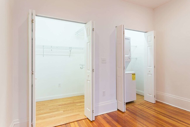 Building Photo - 127 St Botolph St Unit 8