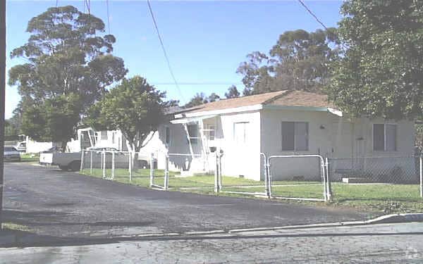 Photo - Santa Paula Apartments