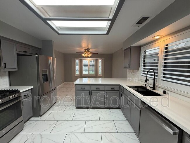 Photo - 428 Phoenix Ave