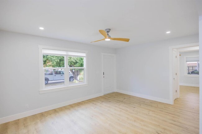 Photo - 730 Winters St