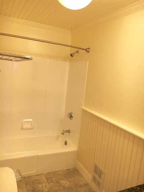 bath - 277 Pleasant St Unit #2R