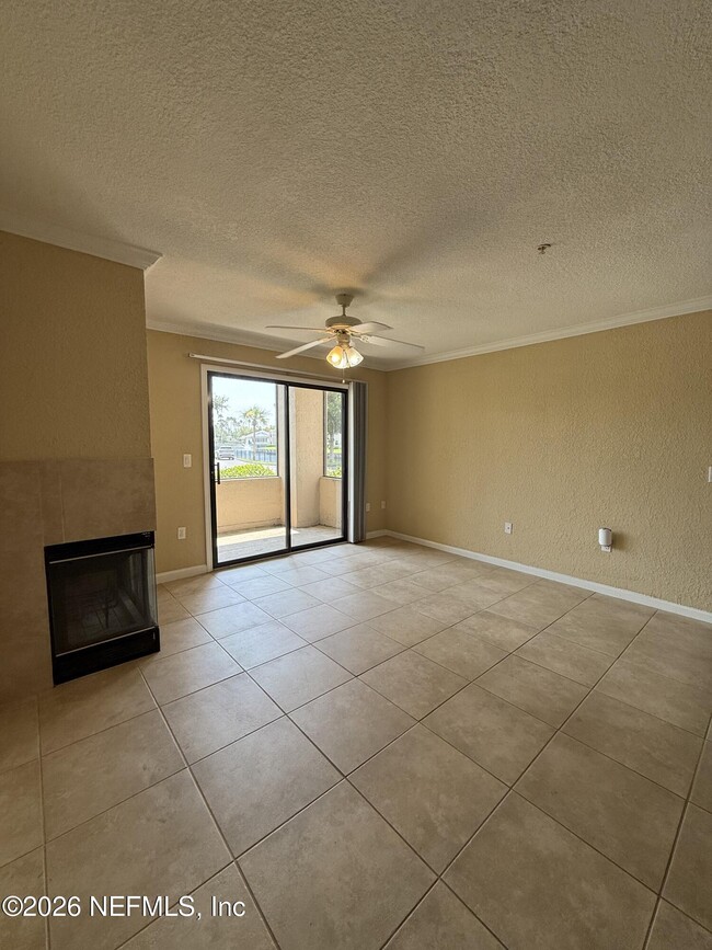 Photo - 800 Boardwalk Dr Unidad 617