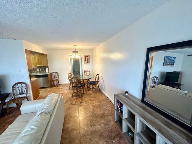 Photo - 4032 Swansea Crescent Unit 4032