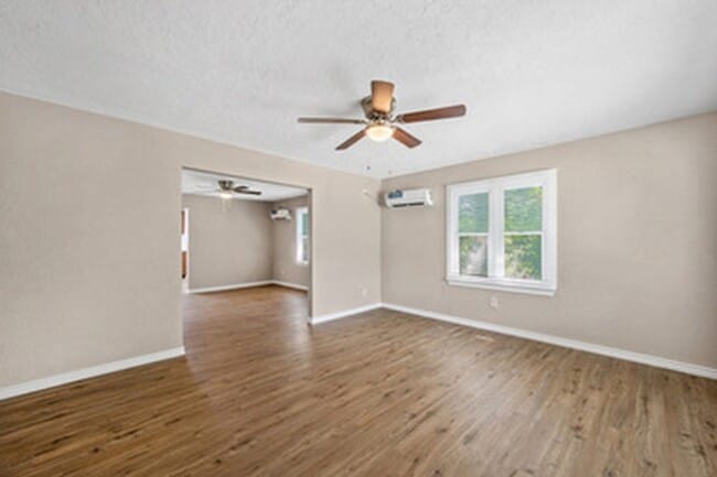 Photo - Newly Renovated 3/1 for Only 900 Per Month