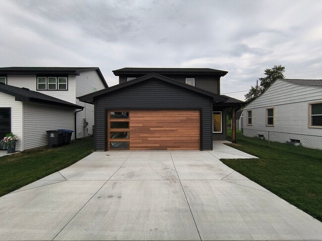 Building Photo - Modern 3-Bedroom Home Near Lake Manawa – Lake Views & Smart Home Features!
