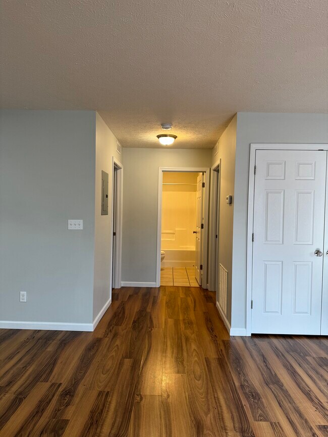 Photo - 143 School Side Dr Apartamentos Unidad 143A Schoolside Drive