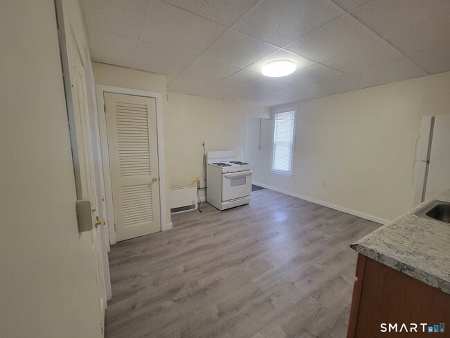 Photo - 20 Lounsbury Ave Unit 2S